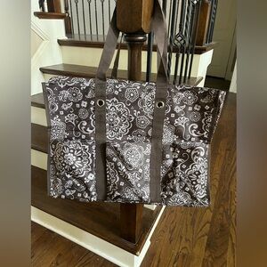 thirty-one New in Bag Super Organizing Tote in Brown Floral Woodblock